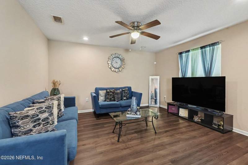 4 bedroom Single Family Residence at 7948 Siskin Avenue, Lincoln Villas, Jacksonville — photo 3