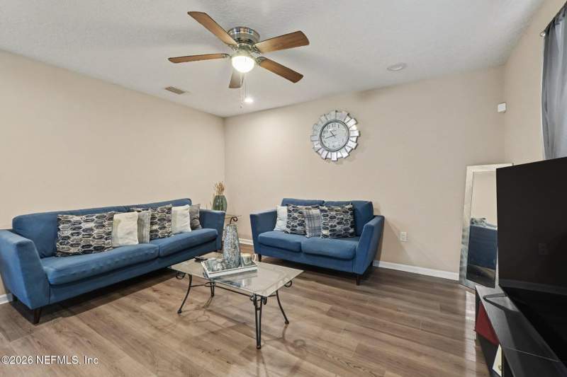 4 bedroom Single Family Residence at 7948 Siskin Avenue, Lincoln Villas, Jacksonville — photo 4