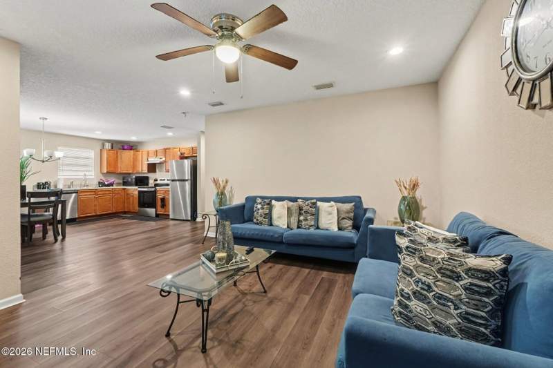4 bedroom Single Family Residence at 7948 Siskin Avenue, Lincoln Villas, Jacksonville — photo 5