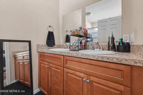7948 Siskin Avenue, Jacksonville FL - photo 14 of 23