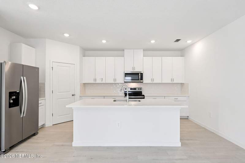 4 bedroom Single Family Residence at 10679 Lishwood Way, Kings Preserve, Jacksonville — photo 4