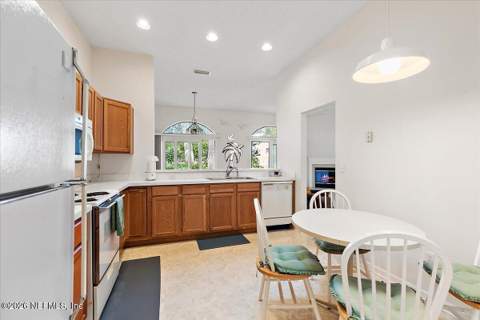 1339 Linkside Drive, Atlantic Beach FL - photo 9 of 25