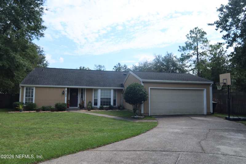 3 bedroom Single Family Residence at 8189 Kilwinning Lane, Highland Lakes, Jacksonville — photo 1