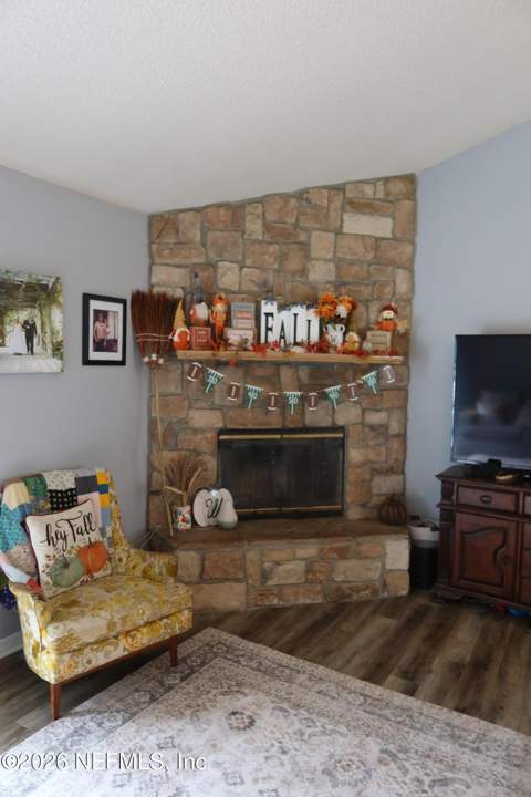 8189 Kilwinning Lane, Jacksonville FL - photo 10 of 22