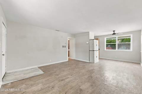 7328 Warner Drive, Jacksonville FL - photo 10 of 36