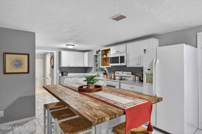 4 bedroom Single Family Residence at 7221 Dostie Drive, Washington Estates, Jacksonville — photo 1
