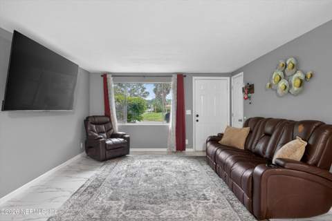 7221 Dostie Drive, Jacksonville FL - photo 10 of 37