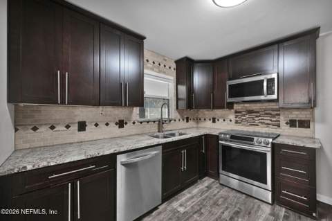 6268 Randia Drive, Jacksonville FL - photo 13 of 30