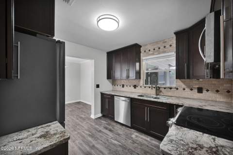 6268 Randia Drive, Jacksonville FL - photo 14 of 30