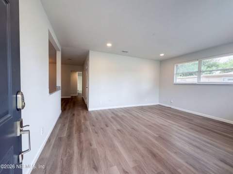 4406 Lane Avenue, Jacksonville FL - photo 8 of 24