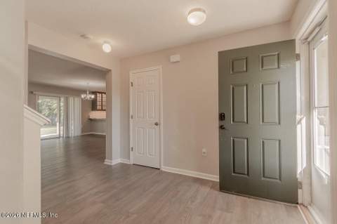 507 Worcester Court, Jacksonville FL - photo 9 of 44
