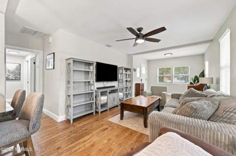 3342 Dellwood Avenue, Jacksonville FL - photo 9 of 39