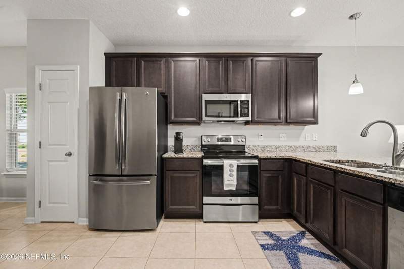 3 bedroom Single Family Residence at 2238 Sand Dune Court, Coastal Oaks at Atlantic Beach, Jacksonville — photo 4