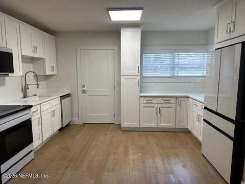 2839 Myra Street, Jacksonville FL - photo 7 of 25
