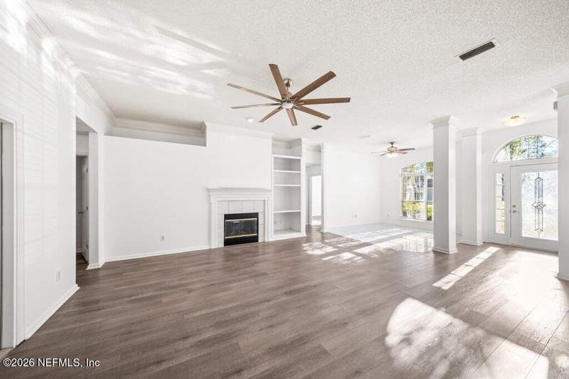 5 bedroom Single Family Residence at 1556 Lakeway Drive, Lakeway, Fleming Island — photo 5