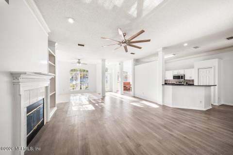1556 Lakeway Drive, Fleming Island FL - photo 9 of 48