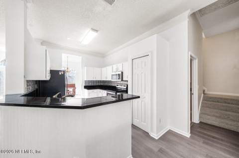 1556 Lakeway Drive, Fleming Island FL - photo 15 of 48