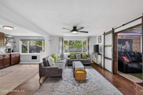 3048 Lorman Drive, Jacksonville FL - photo 14 of 84