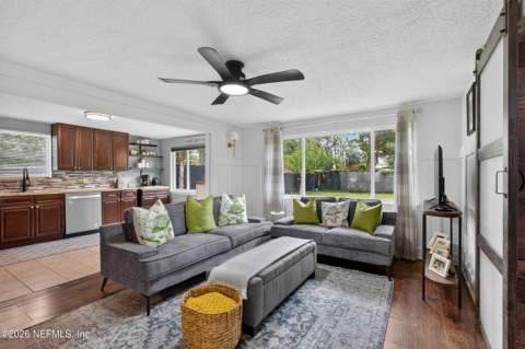 3048 Lorman Drive, Jacksonville FL - photo 15 of 84