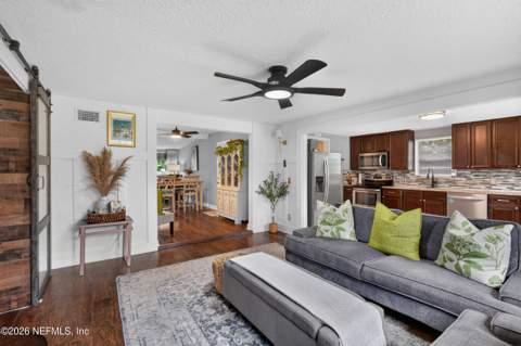 3048 Lorman Drive, Jacksonville FL - photo 17 of 84