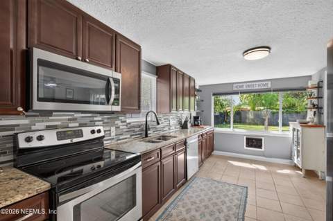 3048 Lorman Drive, Jacksonville FL - photo 24 of 84