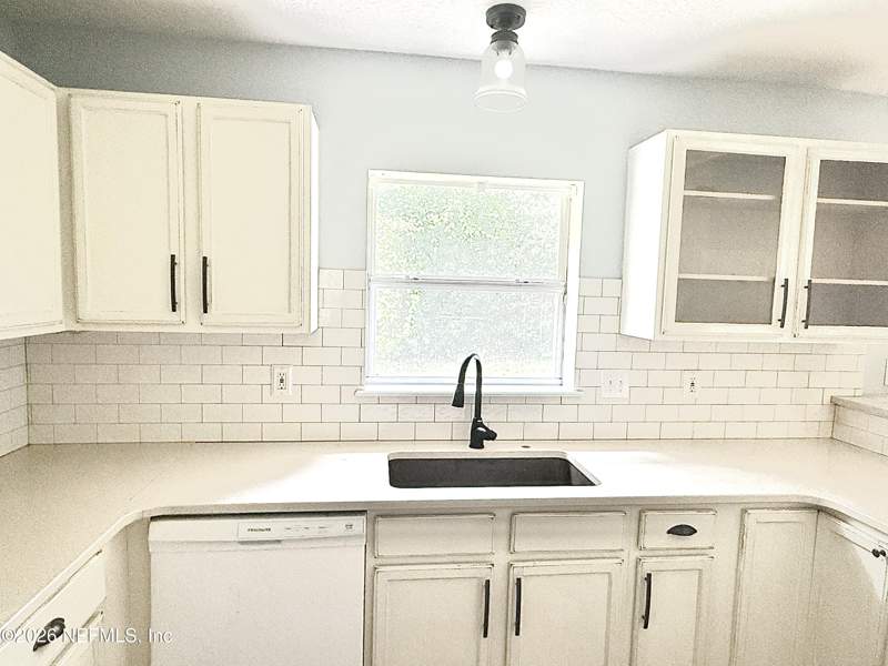 3 bedroom Single Family Residence at 135 Sorrel Street, Jacksonville South, Middleburg — photo 3