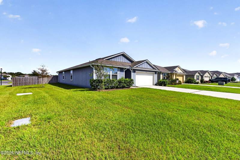 4 bedroom Single Family Residence at 12093 Green Thicket Lane, Copes Landing Phase 1, Jacksonville — photo 3