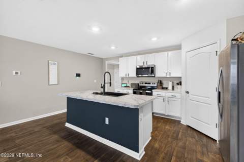 12093 Green Thicket Lane, Jacksonville FL - photo 7 of 40