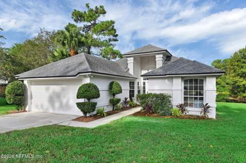 6080 Alpenrose Avenue, Jacksonville FL - photo 6 of 46