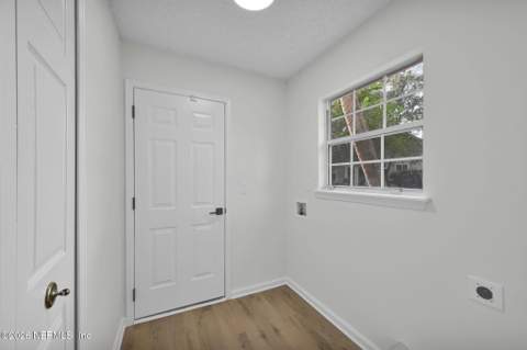 6080 Alpenrose Avenue, Jacksonville FL - photo 23 of 46