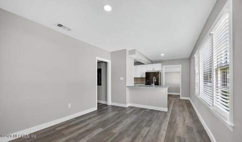 5202 Birkenhead Road, Jacksonville FL - photo 10 of 46