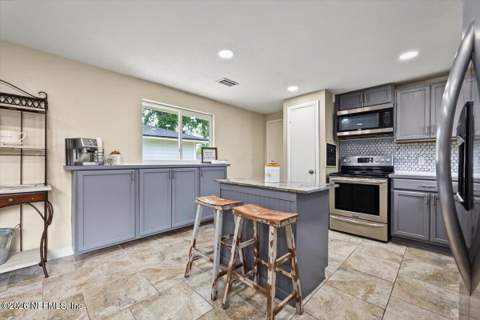 2248 Gabriel Drive, Orange Park FL - photo 16 of 41