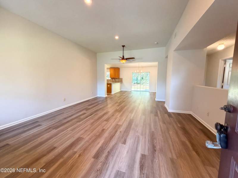 3 bedroom Single Family Residence at 9725 Hazel Lake, Plum Tree, Jacksonville — photo 4
