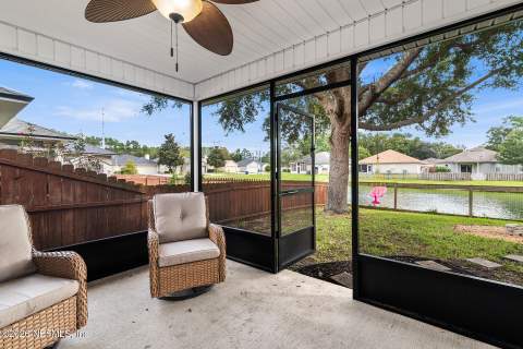 11941 Hayden Lakes Circle, Jacksonville FL - photo 10 of 38