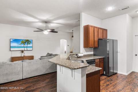 11941 Hayden Lakes Circle, Jacksonville FL - photo 10 of 38