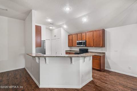 11941 Hayden Lakes Circle, Jacksonville FL - photo 13 of 38