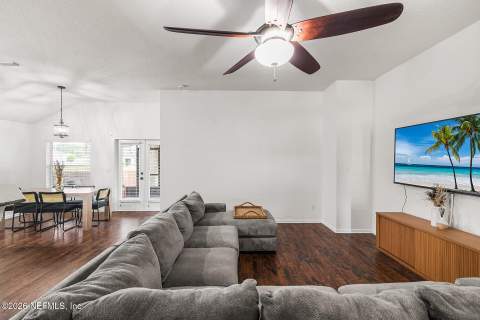 11941 Hayden Lakes Circle, Jacksonville FL - photo 16 of 38