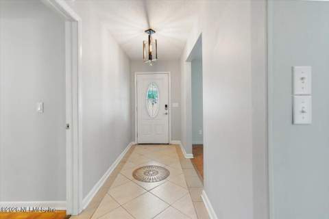 6391 Tintern Circle, Jacksonville FL - photo 6 of 33
