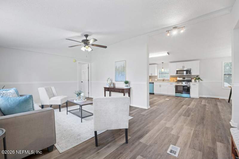 3 bedroom Manufactured Home at 35 Orchid Avenue, Jacksonville South, Middleburg — photo 3