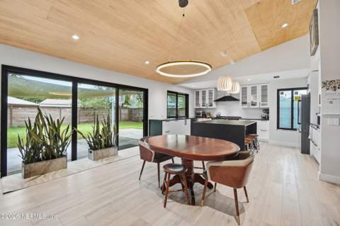 2106 Indian Springs Drive, Jacksonville FL - photo 8 of 39