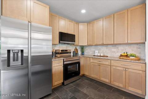 5541 Milmar Drive, Jacksonville FL - photo 7 of 12