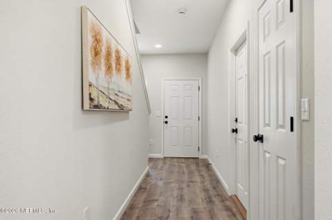 4567 Attleboro Street, Jacksonville FL - photo 6 of 43