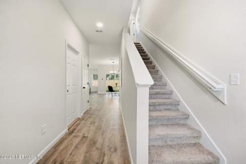 4561 Attleboro Street, Jacksonville FL - photo 15 of 39