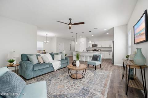 4561 Attleboro Street, Jacksonville FL - photo 7 of 39