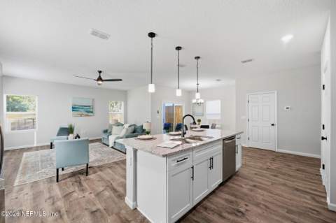 4561 Attleboro Street, Jacksonville FL - photo 8 of 39