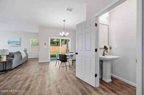4561 Attleboro Street, Jacksonville FL - photo 13 of 39