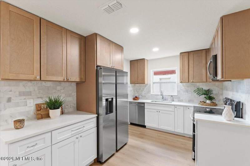 4 bedroom Single Family Residence at 5316 Robert Scott Dr S Drive, Santa Monica, Jacksonville — photo 5