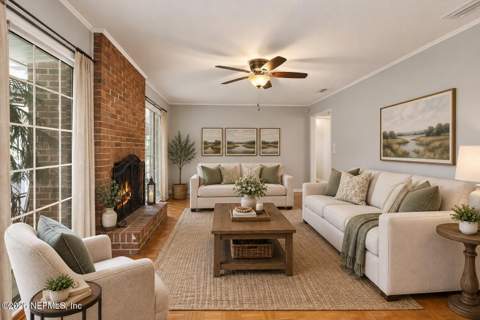 6391 Tintern Circle, Jacksonville FL - photo 12 of 33