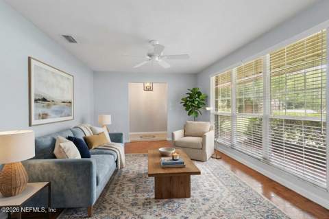 6391 Tintern Circle, Jacksonville FL - photo 7 of 33