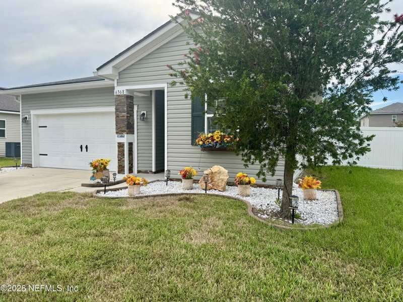 3 bedroom Single Family Residence at 6368 Thatcher Lane, Crown Point, Jacksonville — photo 1